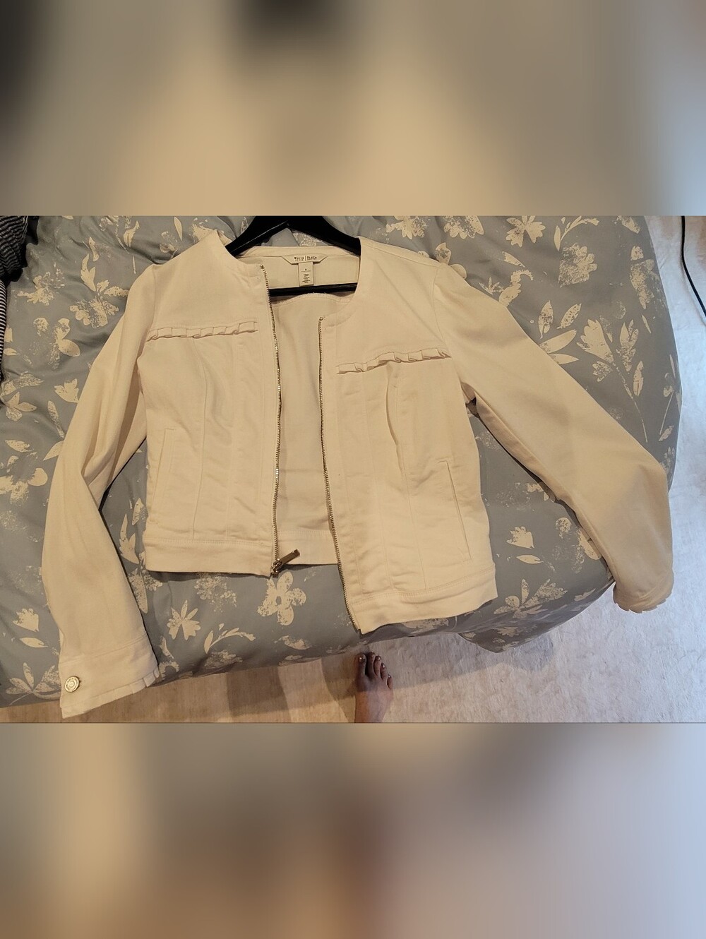 White House Black Market White Denim Cropped Zip Front Jacket